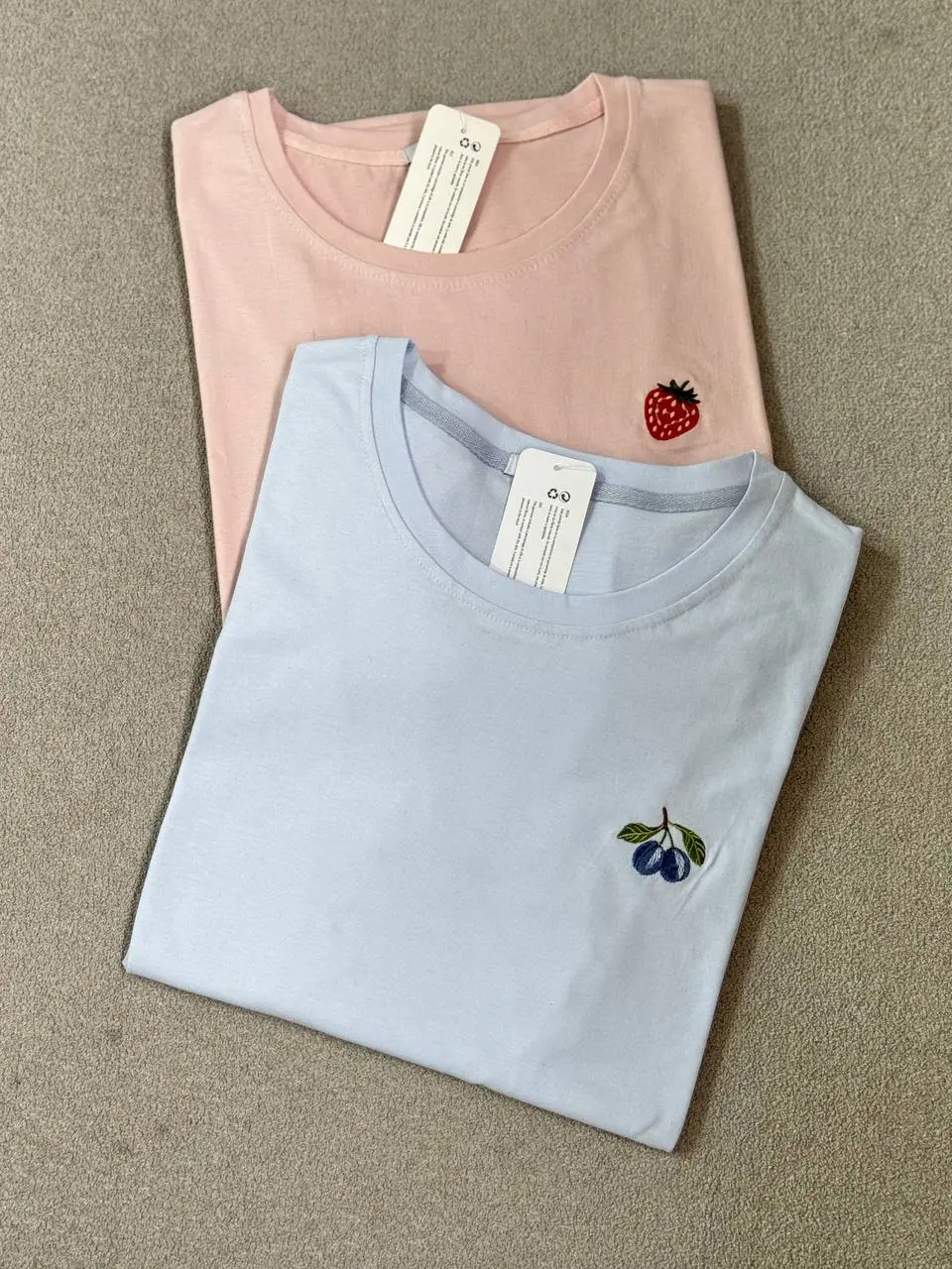 تیشرت زنانه گلدوزی آیسو آبنبات